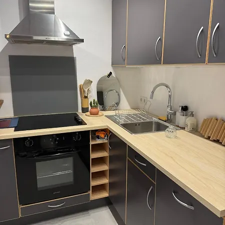 Superbe 2p, Clim, Terrasse Au Calme, A Pied